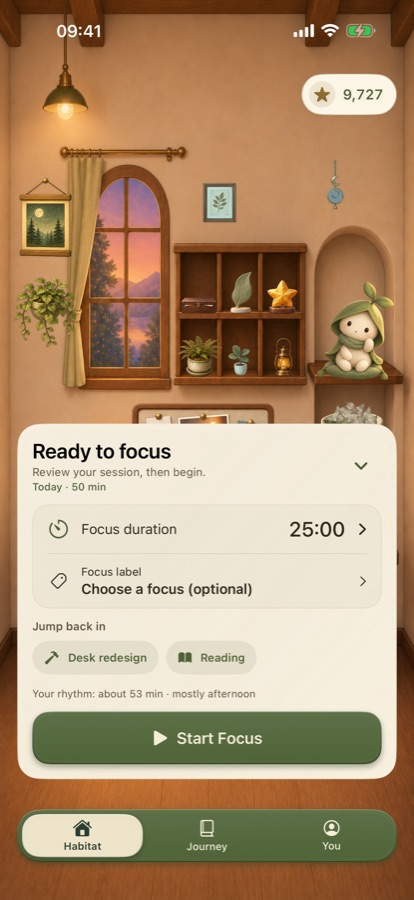 Focus Habitat home: a warm wooden room with a desk, shelves, the companion Mino and a Start Focus button